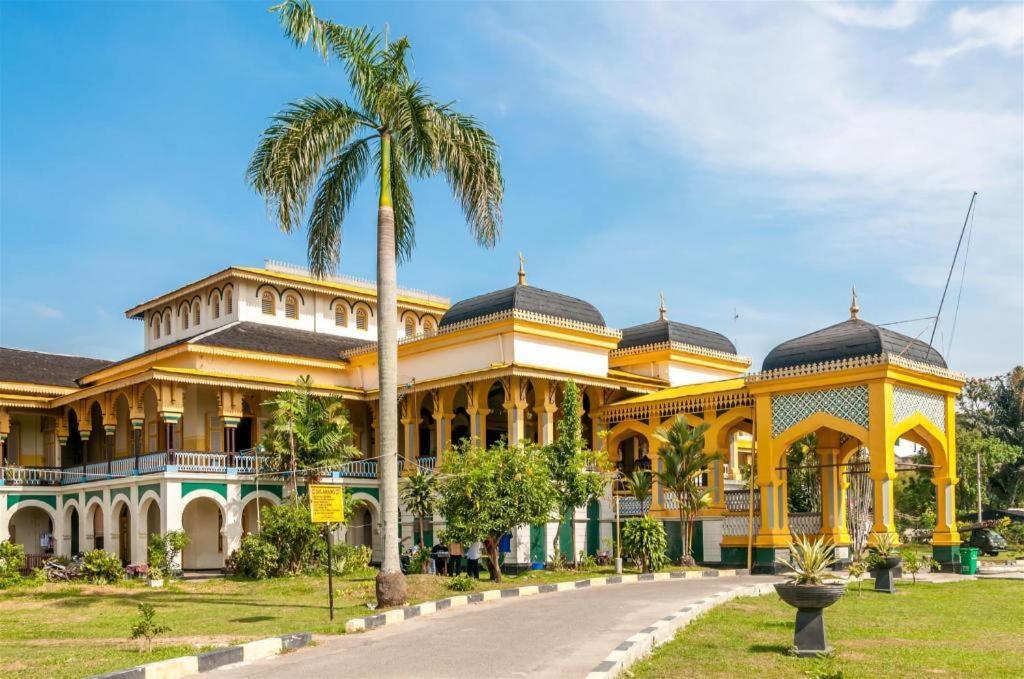 Oyo 619 Naufal Guest House Syariah Medan Dış mekan fotoğraf
