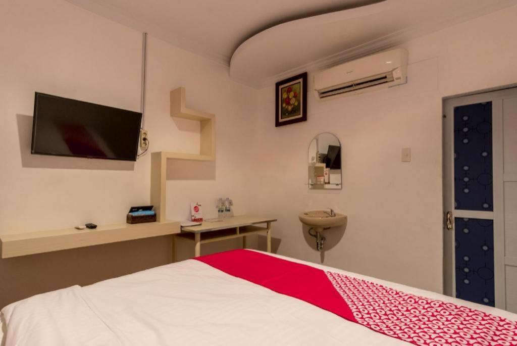 Oyo 619 Naufal Guest House Syariah Medan Dış mekan fotoğraf