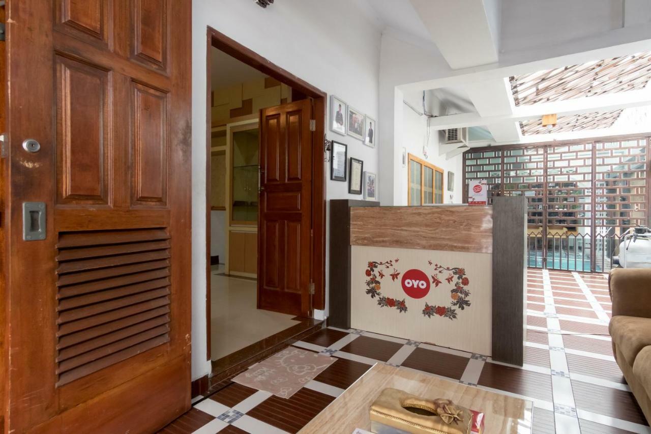 Oyo 619 Naufal Guest House Syariah Medan Dış mekan fotoğraf