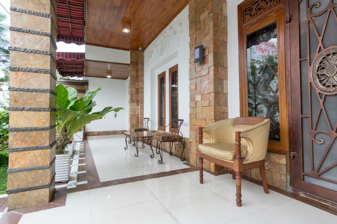 Oyo 619 Naufal Guest House Syariah Medan Dış mekan fotoğraf