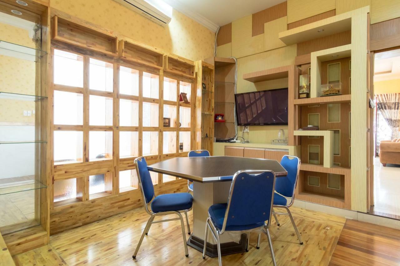 Oyo 619 Naufal Guest House Syariah Medan Dış mekan fotoğraf