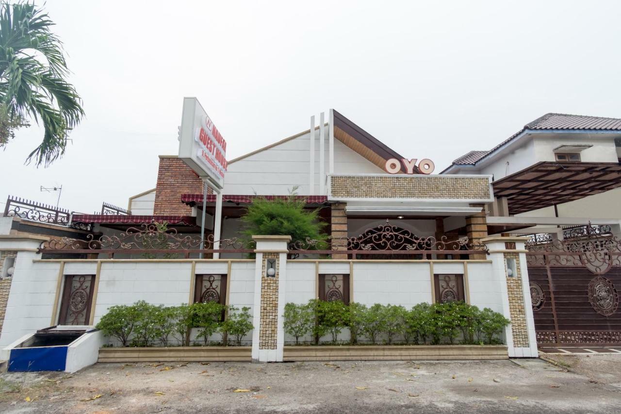 Oyo 619 Naufal Guest House Syariah Medan Dış mekan fotoğraf